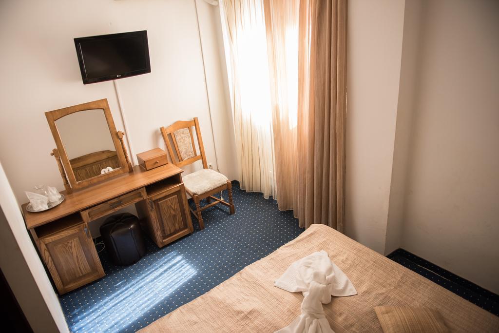 Hotel Dynes Eforie Nord Exteriör bild