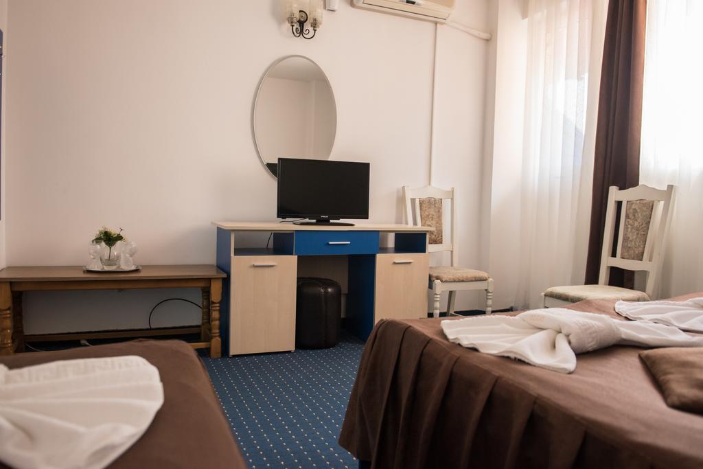 Hotel Dynes Eforie Nord Exteriör bild