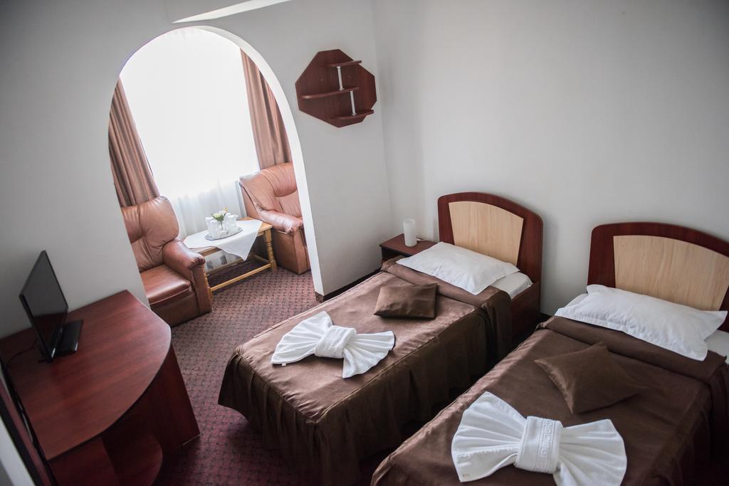 Hotel Dynes Eforie Nord Exteriör bild